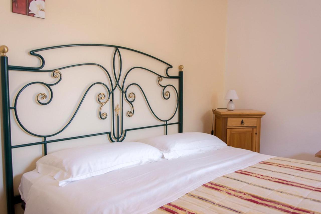 Casale Sombrino Guest House Supersano Bagian luar foto