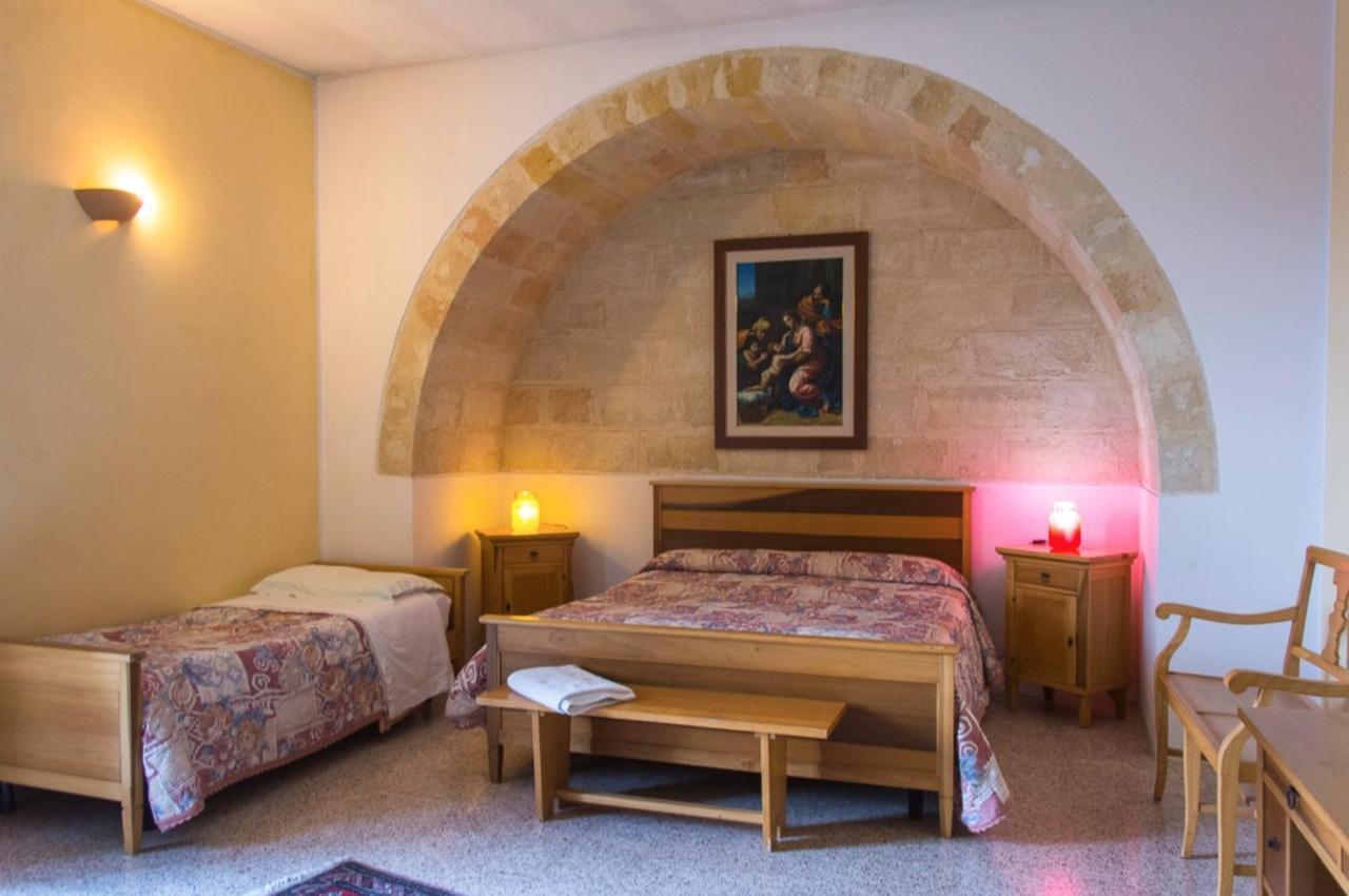 Casale Sombrino Guest House Supersano Bagian luar foto
